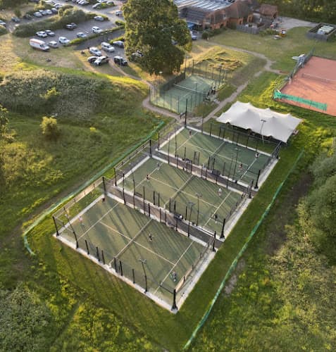 EzeePadel Weybridge Club